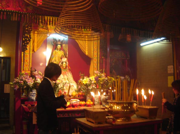 Man-Mo-Temple-HK.jpg